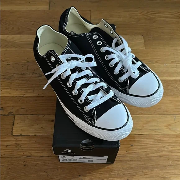 Converse All Star Black and White Low Tops - Picture 1 of 4